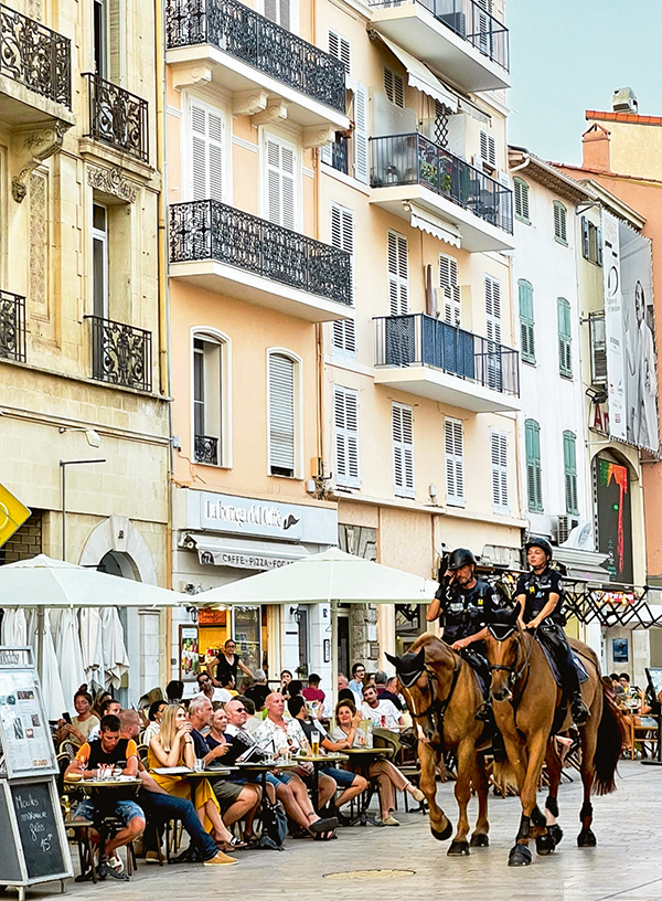 Şıklığı ve lüksü bir arada yaşatıyor
