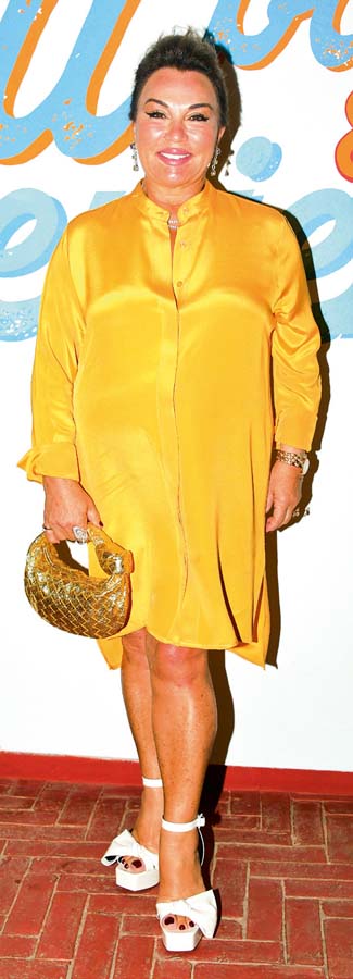 Bodrum'da renkli davet