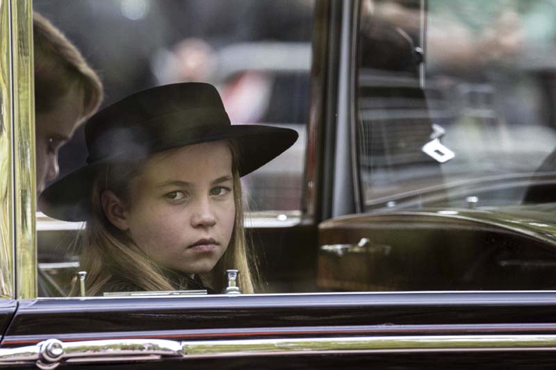 Kraliyet çocuklarının soyadı değişti