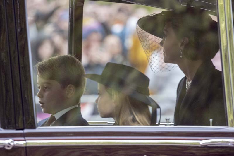 Kraliyet çocuklarının soyadı değişti