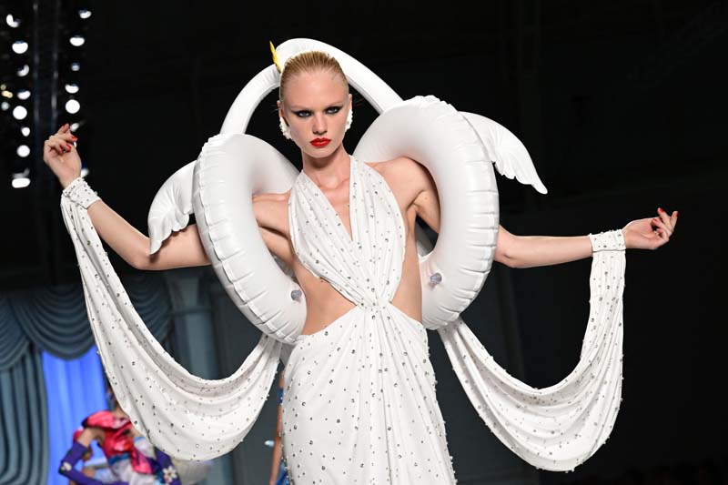 Moschino İlkbahar/Yaz 2023 koleksiyonu