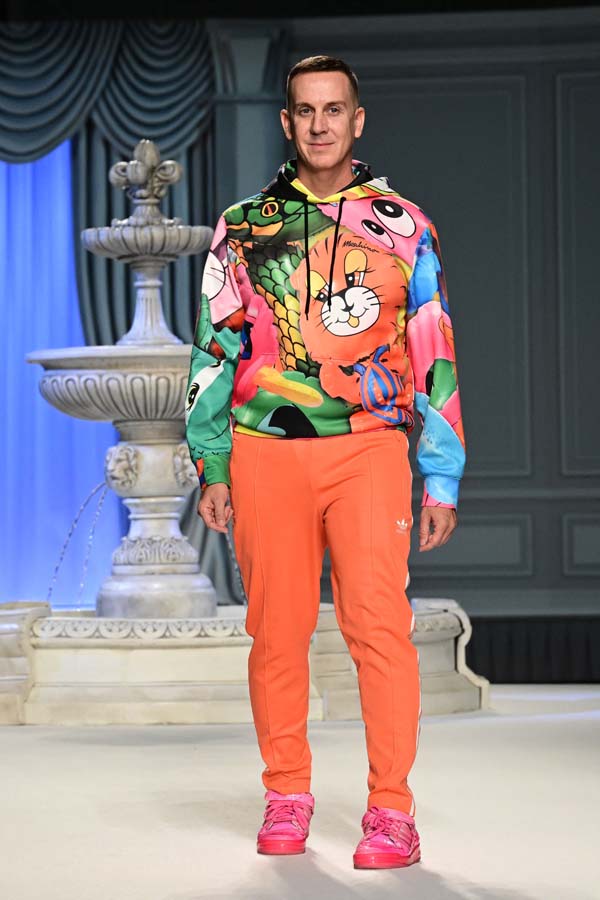 Moschino İlkbahar/Yaz 2023 koleksiyonu