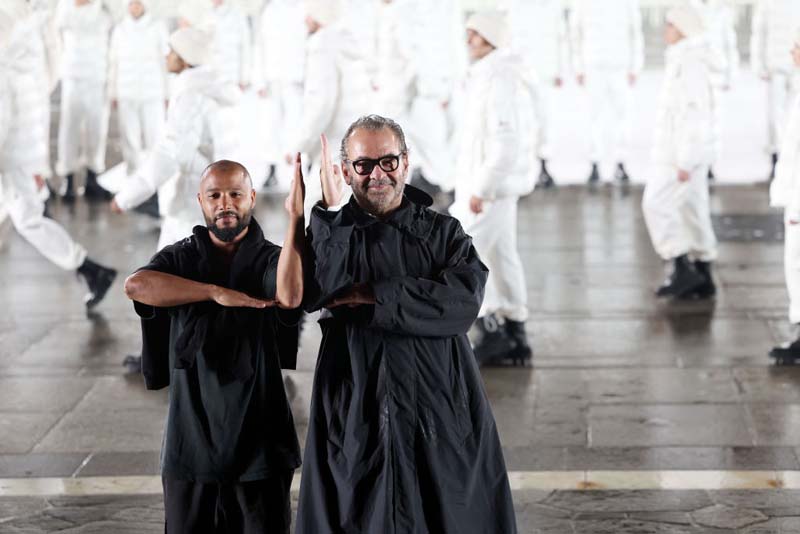 Moncler'den 70. yılına özel görsel şov