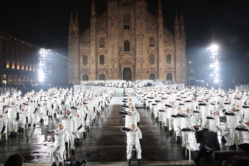 Moncler'den 70. yılına özel görsel şov