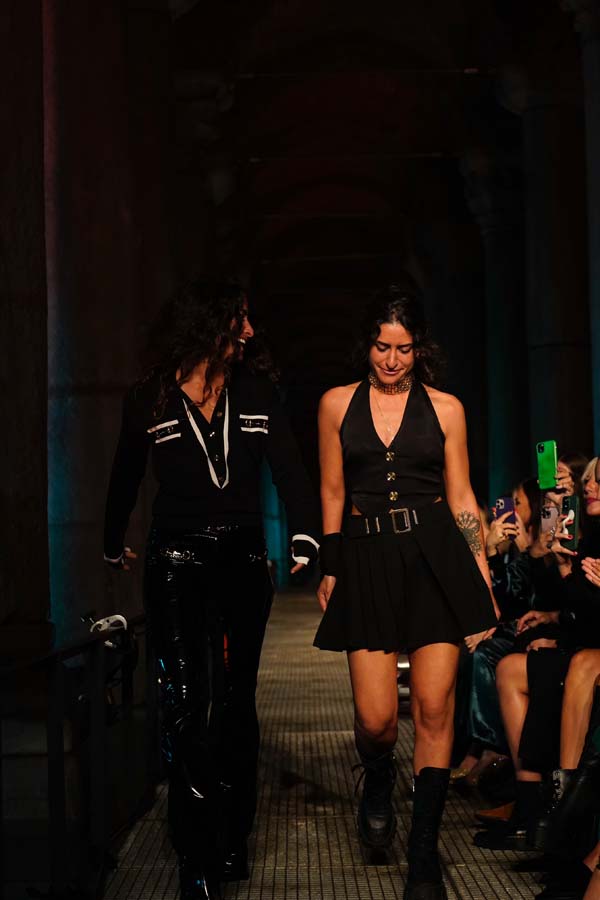 adL x Raisa Vanessa Sonbahar/Kış 22 – 23 koleksiyonuna çarpıcı defile