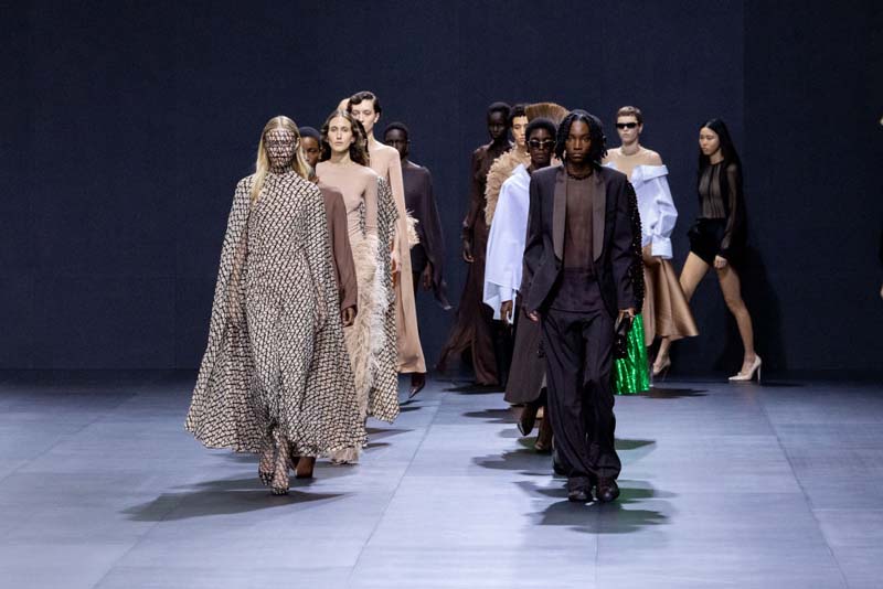 Valentino İlkbahar/Yaz 2023 koleksiyonu