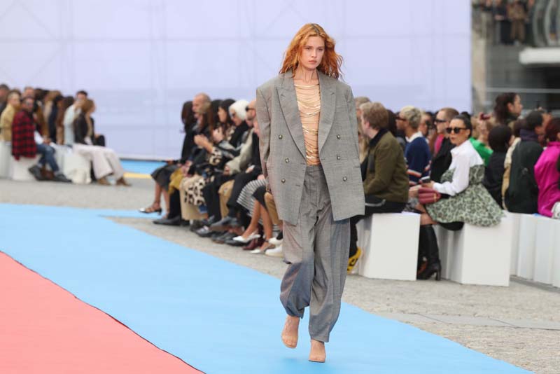 Stella McCartney İlkbahar/Yaz 2023 defilesi