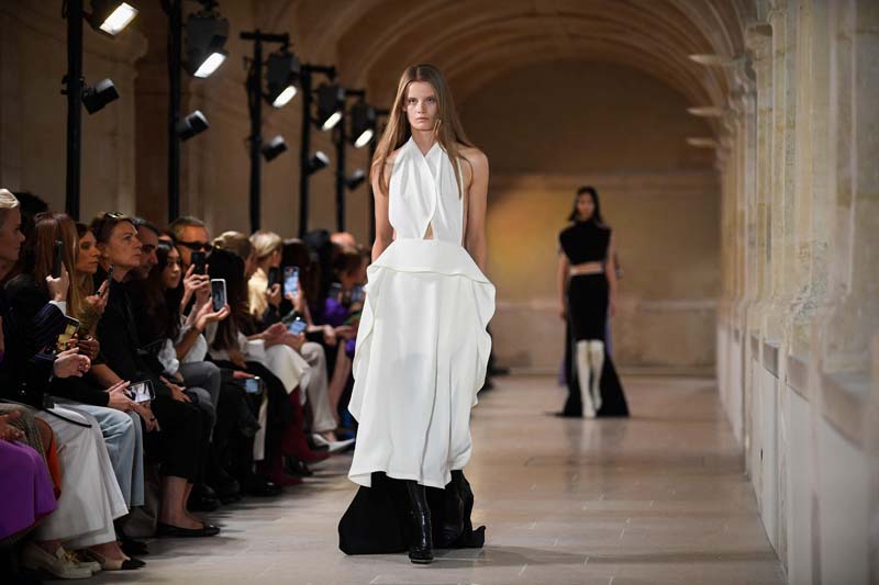 Victoria Beckham İlkbahar/Yaz 2023