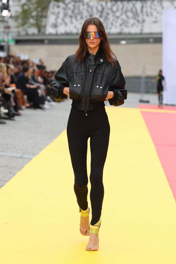 Stella McCartney İlkbahar/Yaz 2023 defilesi