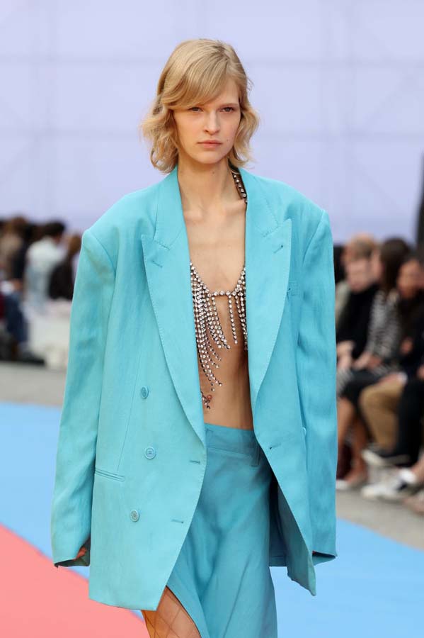 Stella McCartney İlkbahar/Yaz 2023 defilesi