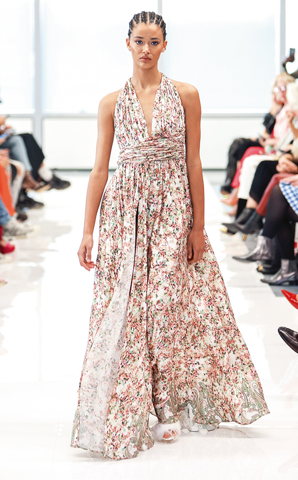 Londra'da görkemli defile