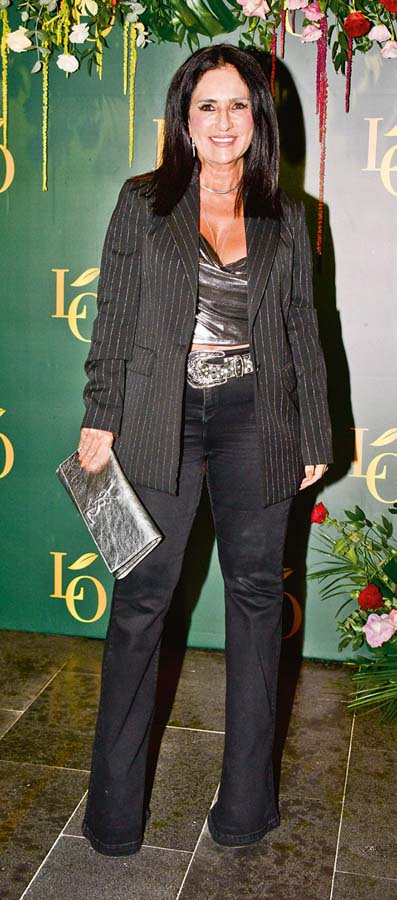 Cemiyet ve sanat hayatının ünlüleri bir araya geldi