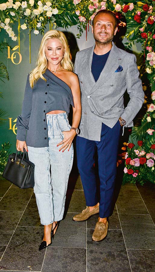 Cemiyet ve sanat hayatının ünlüleri bir araya geldi