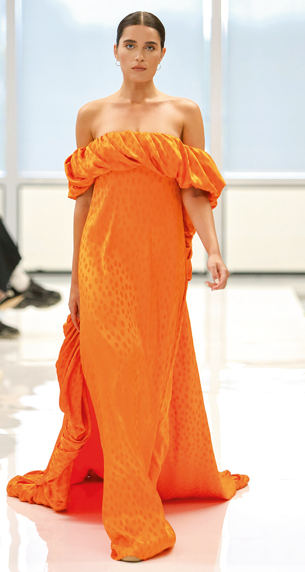 Londra'da görkemli defile