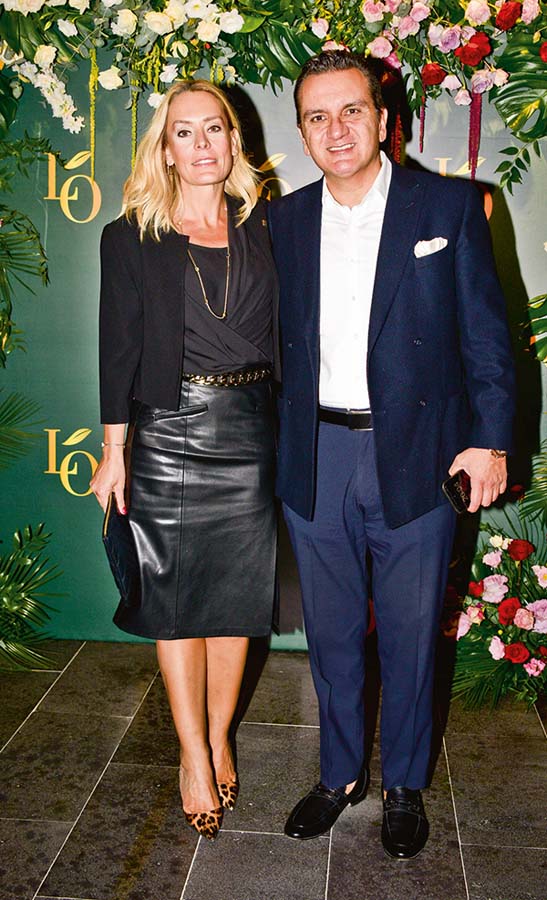 Cemiyet ve sanat hayatının ünlüleri bir araya geldi