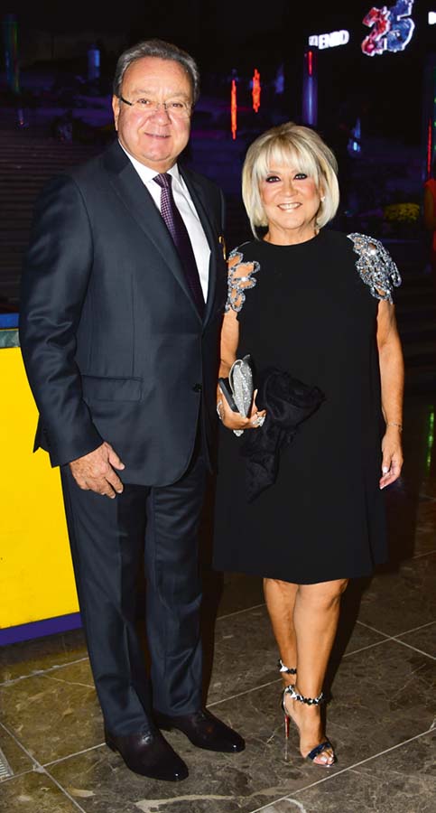 25. kuruluş yıldönümü için görkemli kutlama