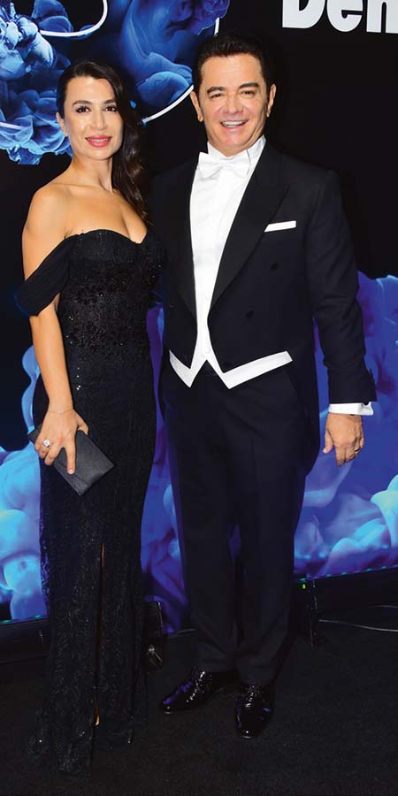 25. kuruluş yıldönümü için görkemli kutlama