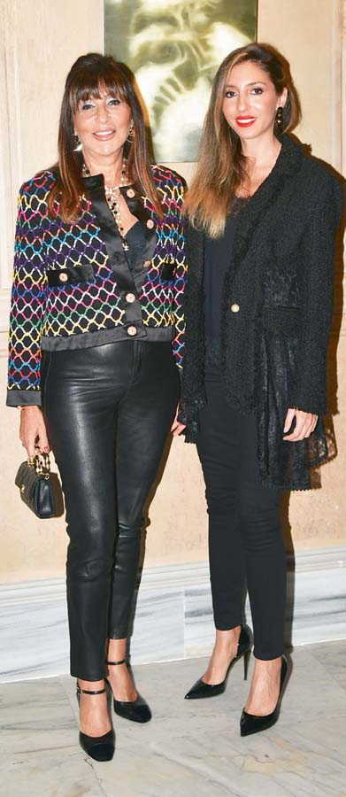 Türkiye'de ilk kişisel sergisini açtı