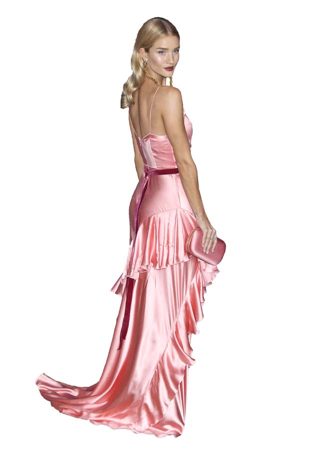 Rosie Huntington-Whiteley ünlü marka için kamera karşısında