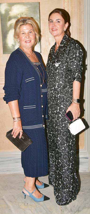 Türkiye'de ilk kişisel sergisini açtı