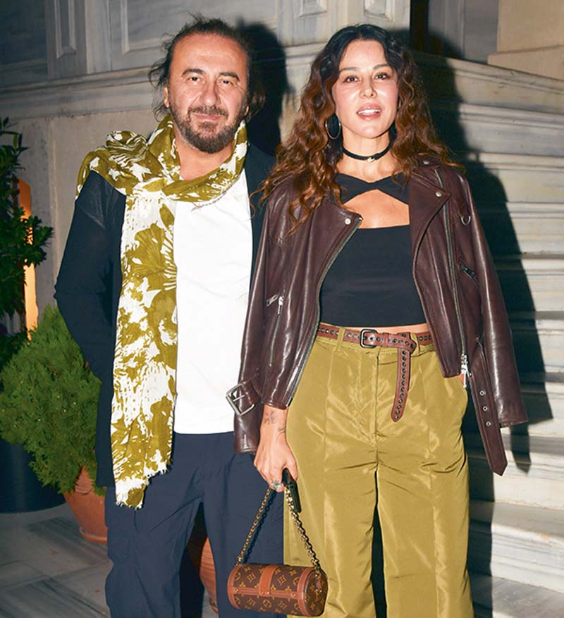 Türkiye'de ilk kişisel sergisini açtı