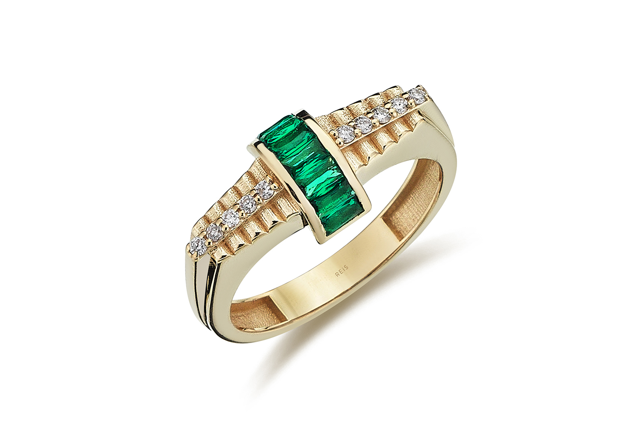 ‘Ubuntu Mahal Koleksiyonu’nda yeşilin büyüsü göze çarpıyor