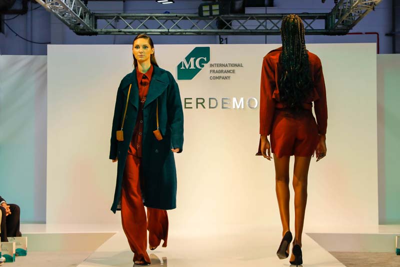 Emre Erdemoğlu kokulardan ilham alarak  yeni koleksiyonunu tasarladı