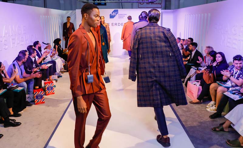 Emre Erdemoğlu kokulardan ilham alarak  yeni koleksiyonunu tasarladı