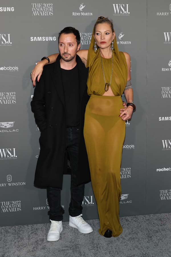 Bütün dikkatler Kate Moss'un üzerinde