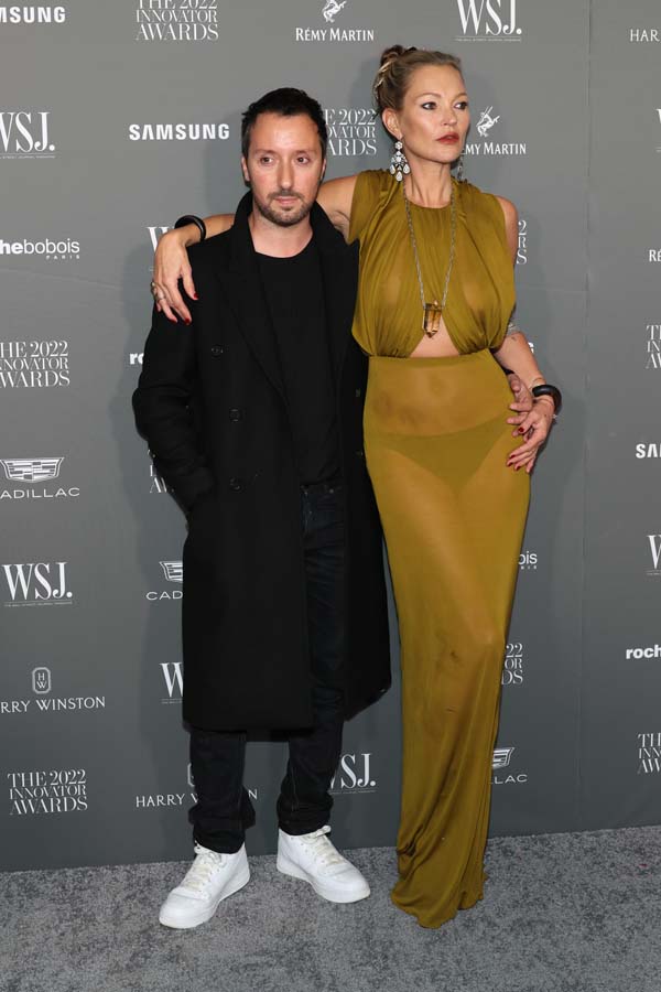 Bütün dikkatler Kate Moss'un üzerinde