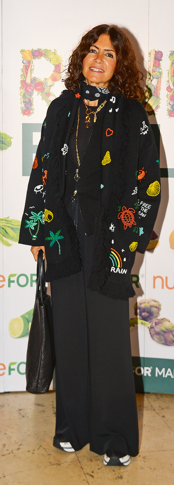 Sedef İybar'ın davetinde dostları bir araya geldi