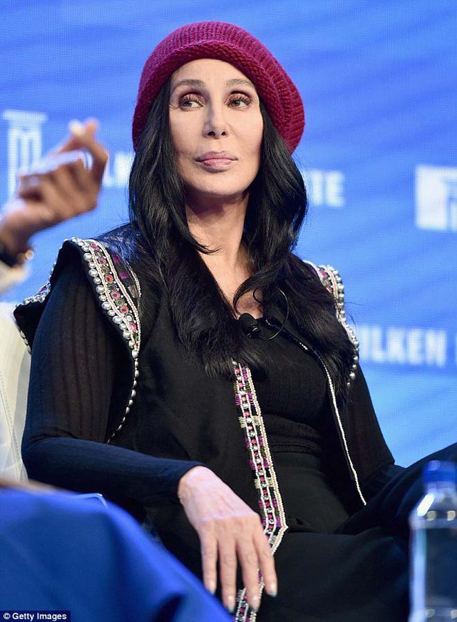 Cher ünlü markanın yüzü oldu