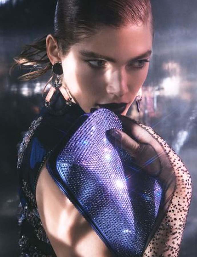 Valentina Sampaio moda devinin Noel kampanyasında