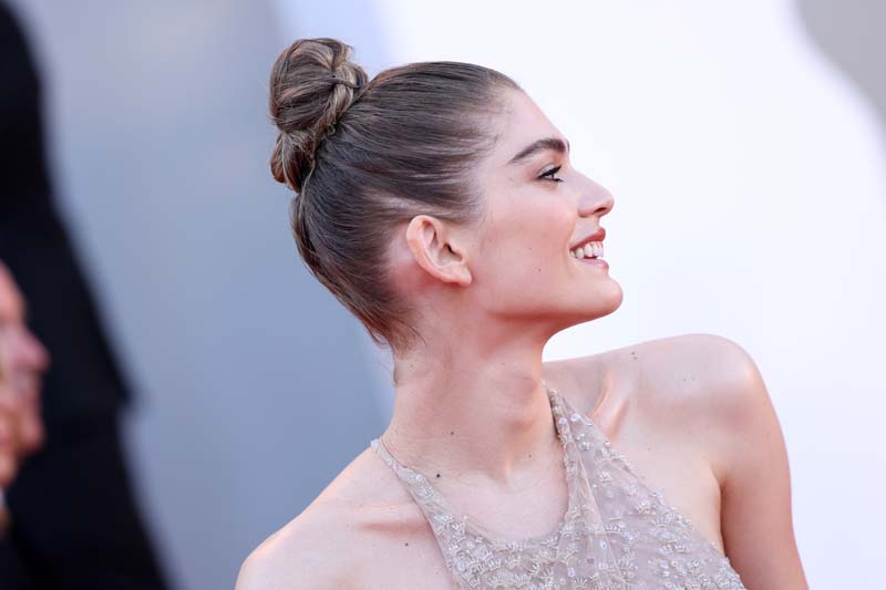 Valentina Sampaio moda devinin Noel kampanyasında