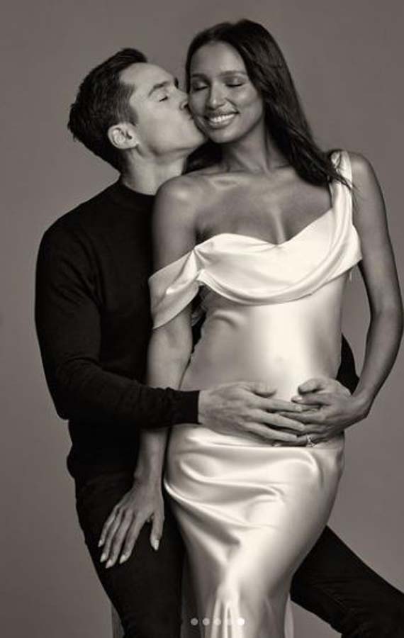 Jasmine Tookes anne oluyor