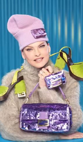 Linda Evangelista, İtalyan moda markası için poz verdi