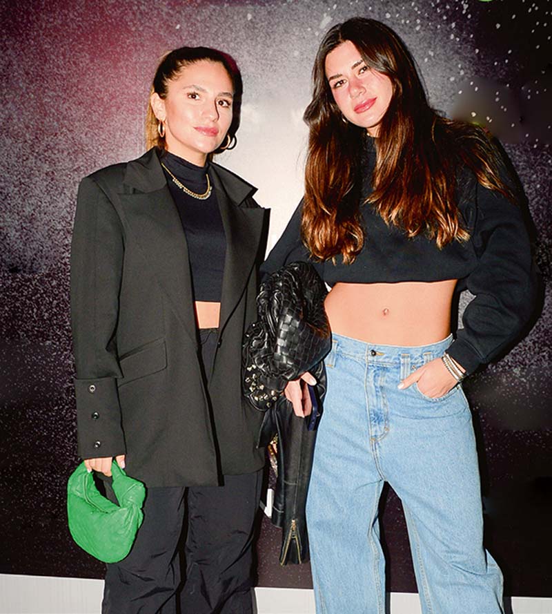 Ünlü isimler eğlenceli partide buluştu