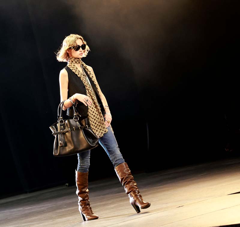 Celine, 2023 Sonbahar/Kış koleksiyonunu tanıttı