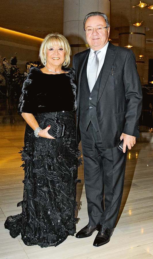 Hakan Ateş, görkemli bir düğünle evlendi