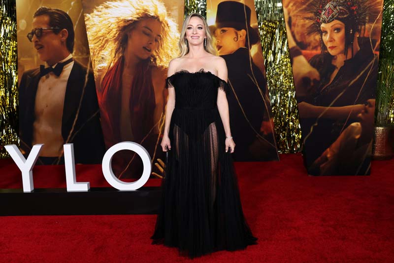 'Babylon' prömiyerinde kırmızı halı şıklığı