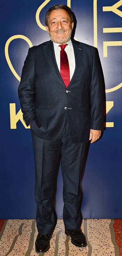Genç moda tasarımcıları ödüllerine kavuştu