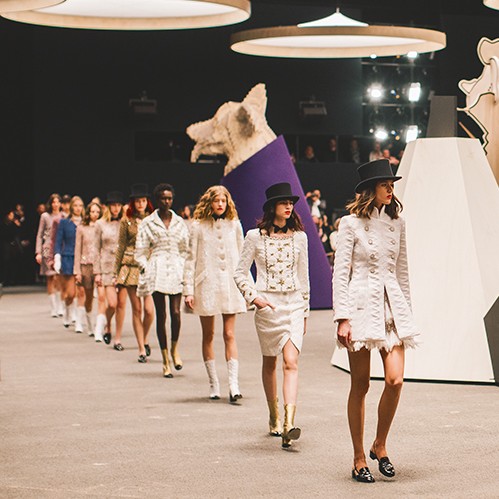 Modanın ihtişamlı sahnesi