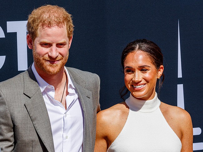 Prens Harry ve Meghan Markle kovulduklarını doğruladı