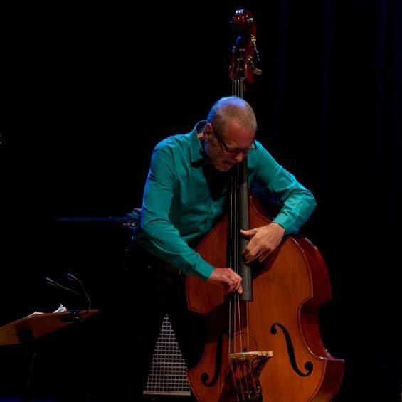 Grammy ödüllü Dave Holland Türkiye'ye geliyor