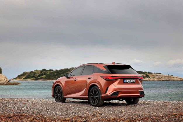 Lexus RX, şarj edilebiliyor