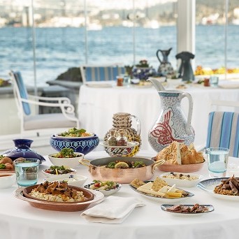 Boğaz’da geleneksel iftar