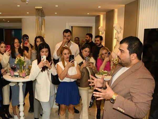 Refik Ersin Eroğlu, yeni kliniği Jino Klinik'in açılışını gerçekleştirdi