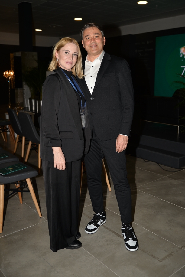 Buket Dereoğlu - Özgür Özgülgün