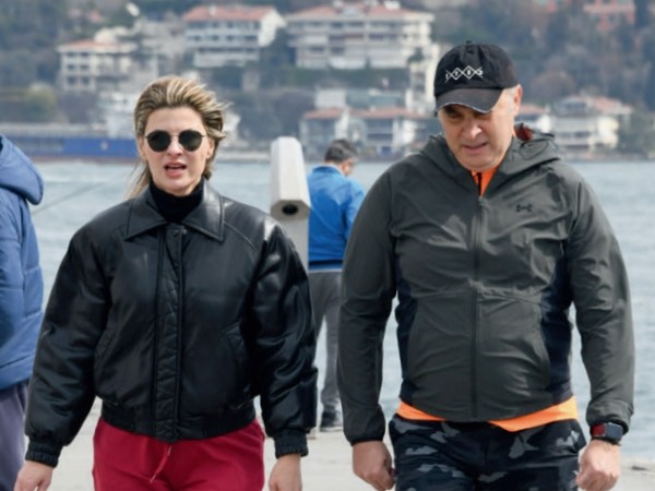 Tuğba Coşkun ve Fikret Orman'ın güzel havada boğaz keyfi