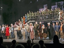 "1923" müzikalinin prömiyerine büyük ilgi